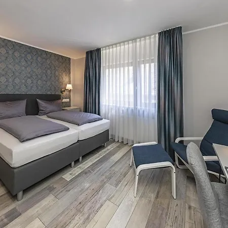 Проживание в семье Haus Mittelrhein Ренс
