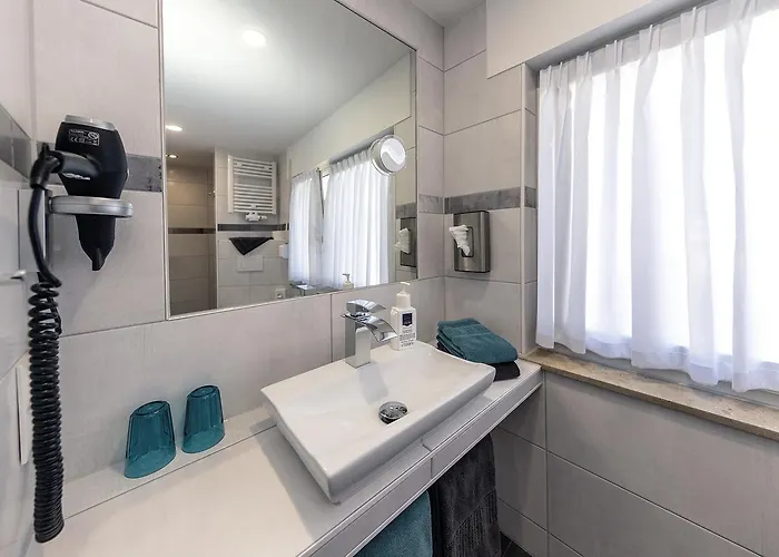 Haus Mittelrhein * Rhens